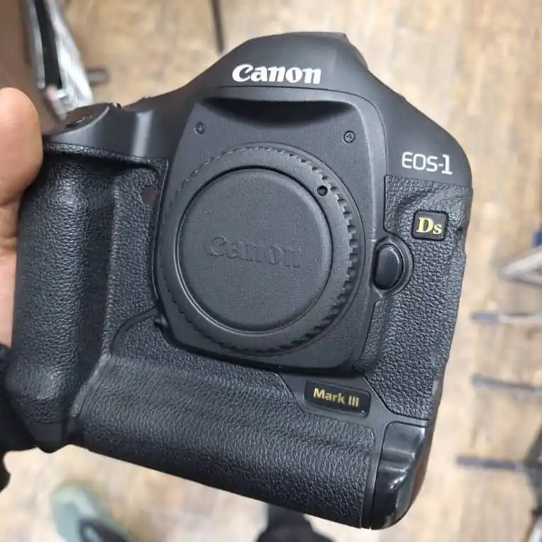 دوربین کانن | Canon 1Ds mark iii دست دو