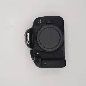 دوربین کانن 700d +18-55 دست دوم