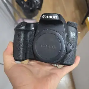 دوربین حرفه ای کانن  | Canon 70D+18-135 STM  دست دوم
