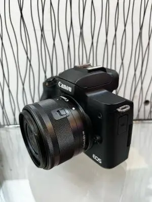 دوربین حرفه ایی canon m50 mark ii دست دوم