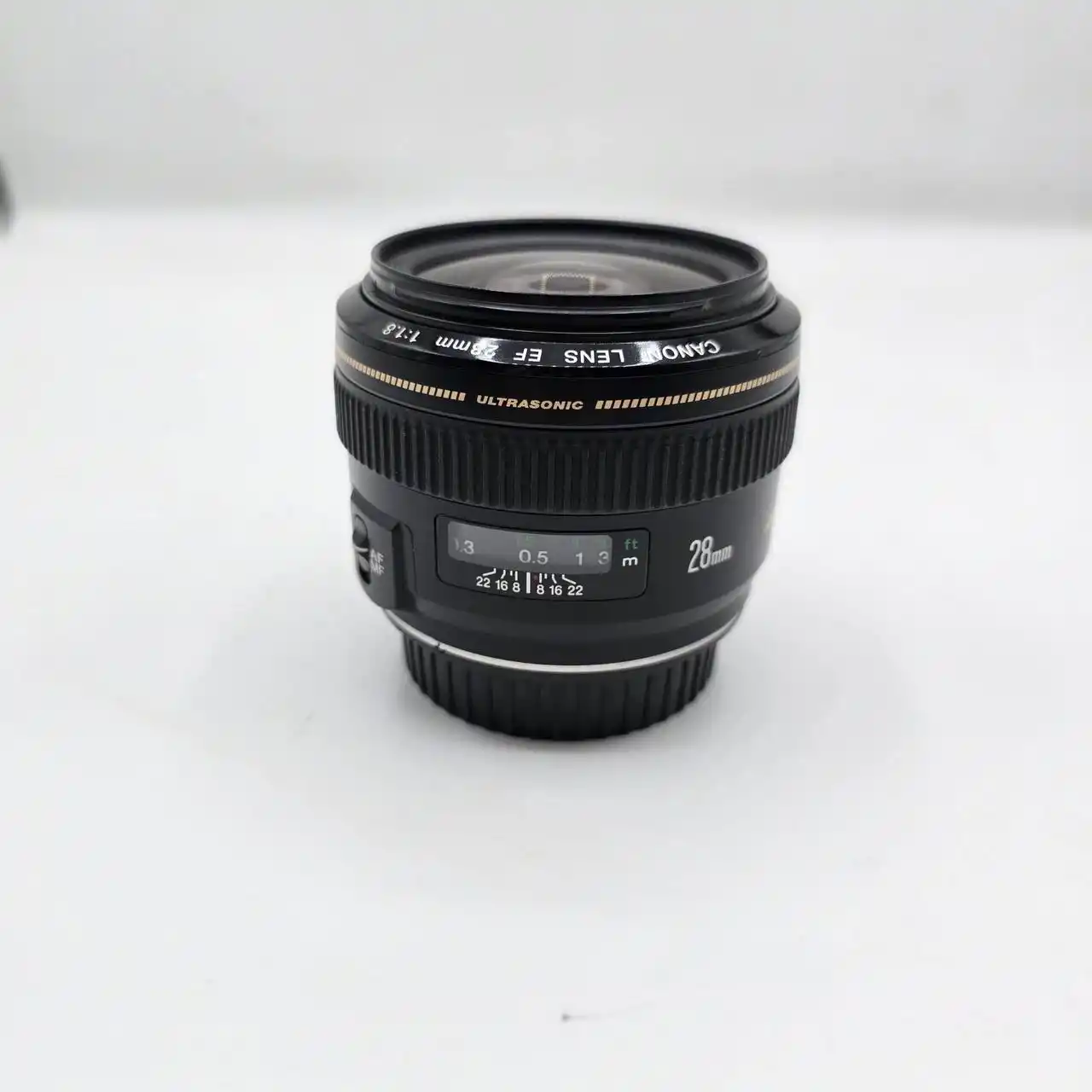 لنز فیکس کانن | Canon 28mm F1.8 دست دو