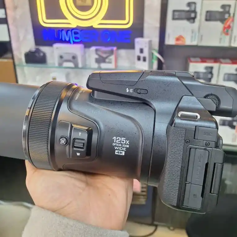 دوربین نیکون| Nikon Coolpix p1000 دست دو