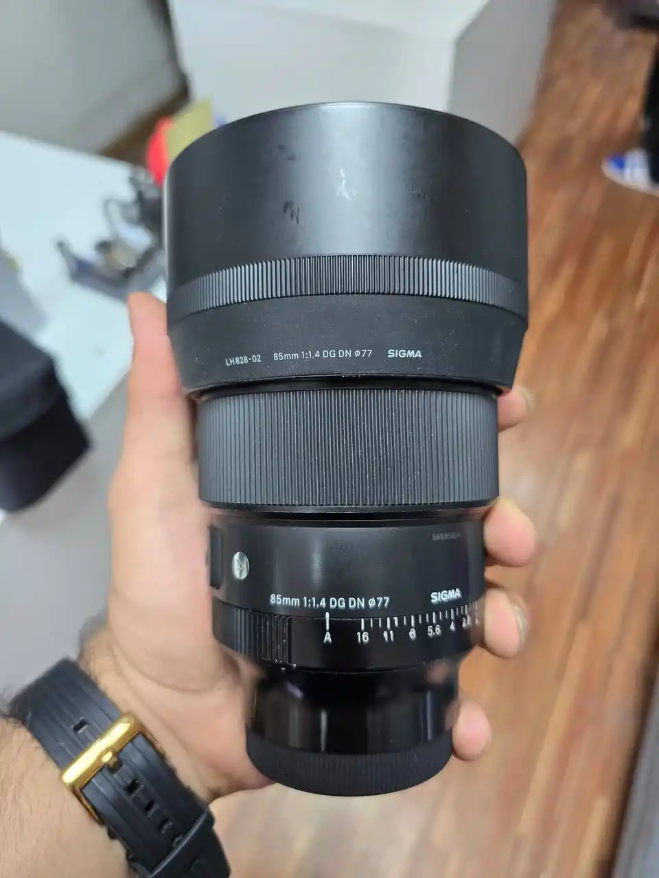 لنز حرفه ای سیگما برای سونی | Sigma 85mm f1.4 dg dn for Sony دست دو