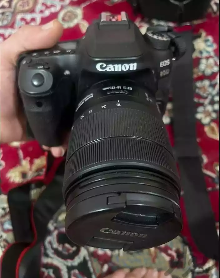 فروش کنون 80D در حد با لنز18-135 دست دو