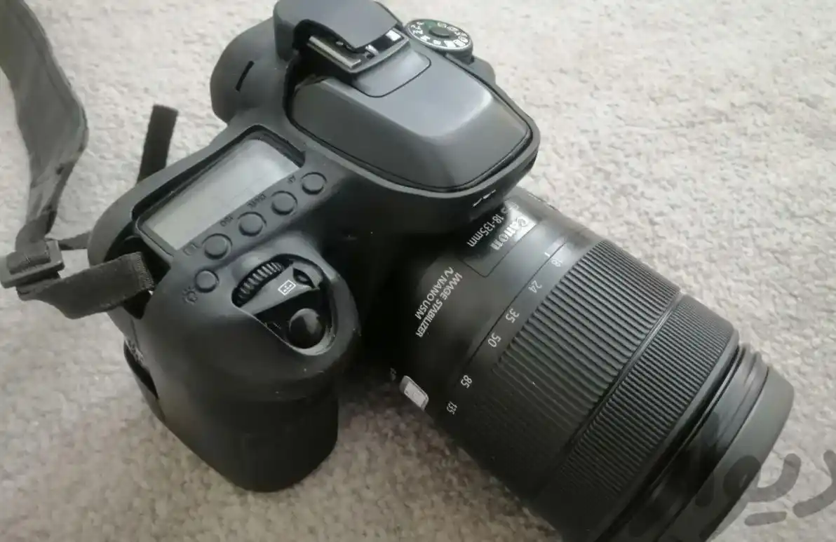 دوربین canon 80D دست دو