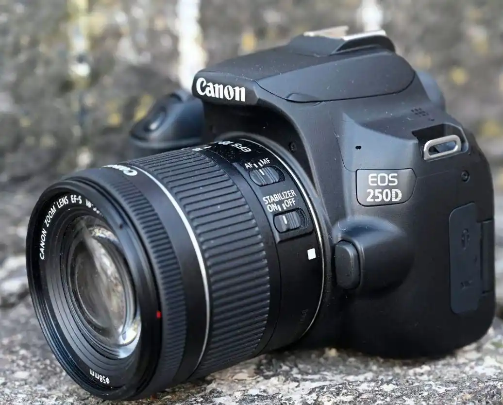 دوربین کانن 250d دست دو