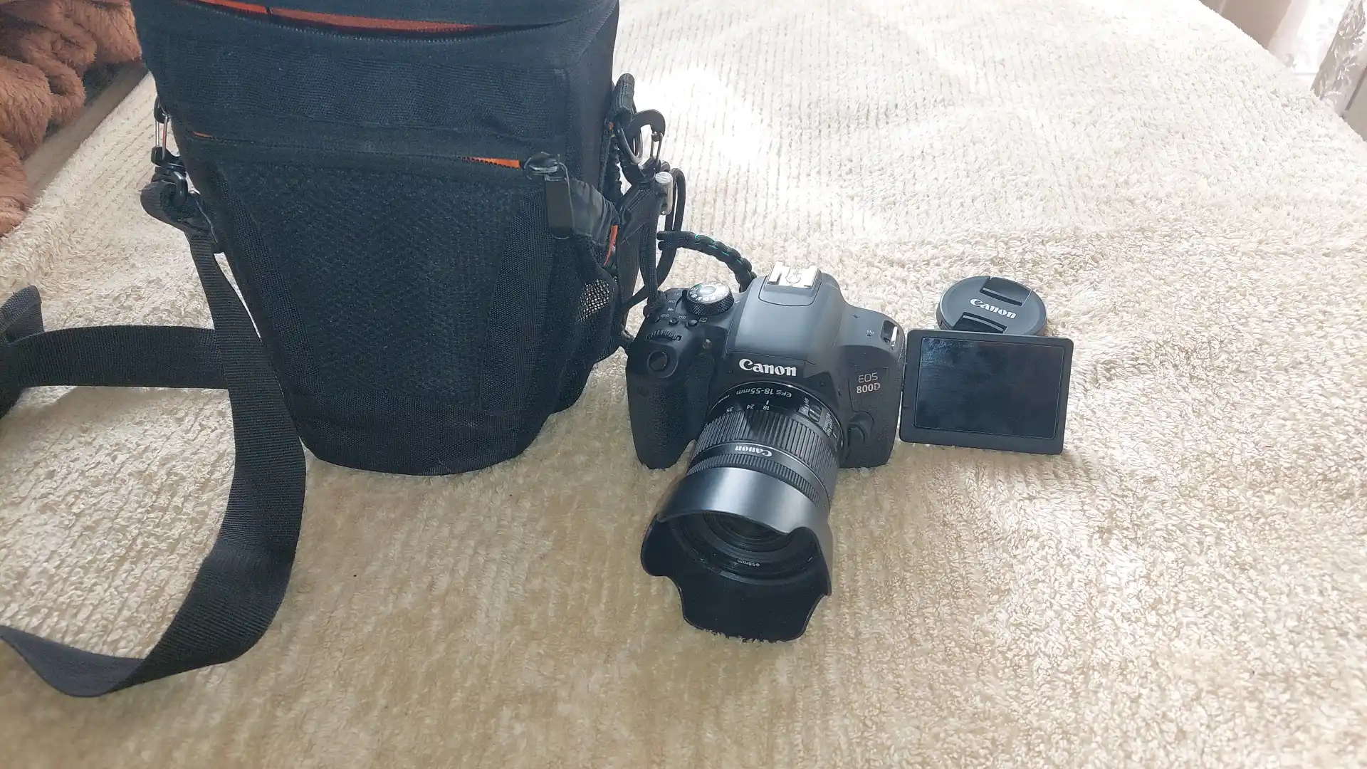 Canon 800D به همراه لنز 18_55 دست دو