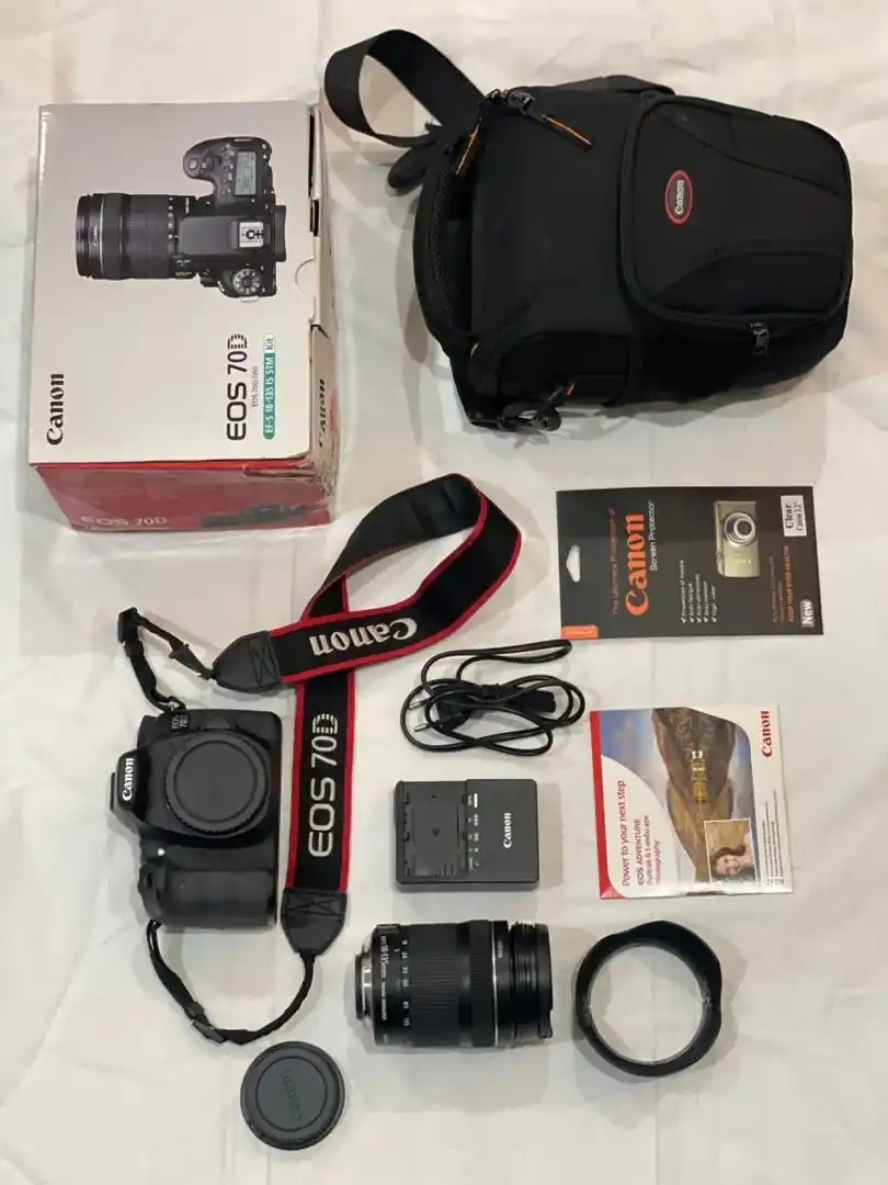 دوربین ۷۰ دی کنون دست دو