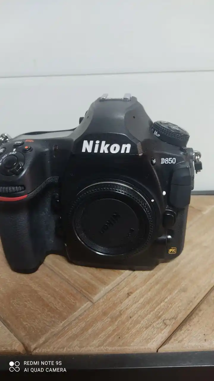 Nikon850 دست دو