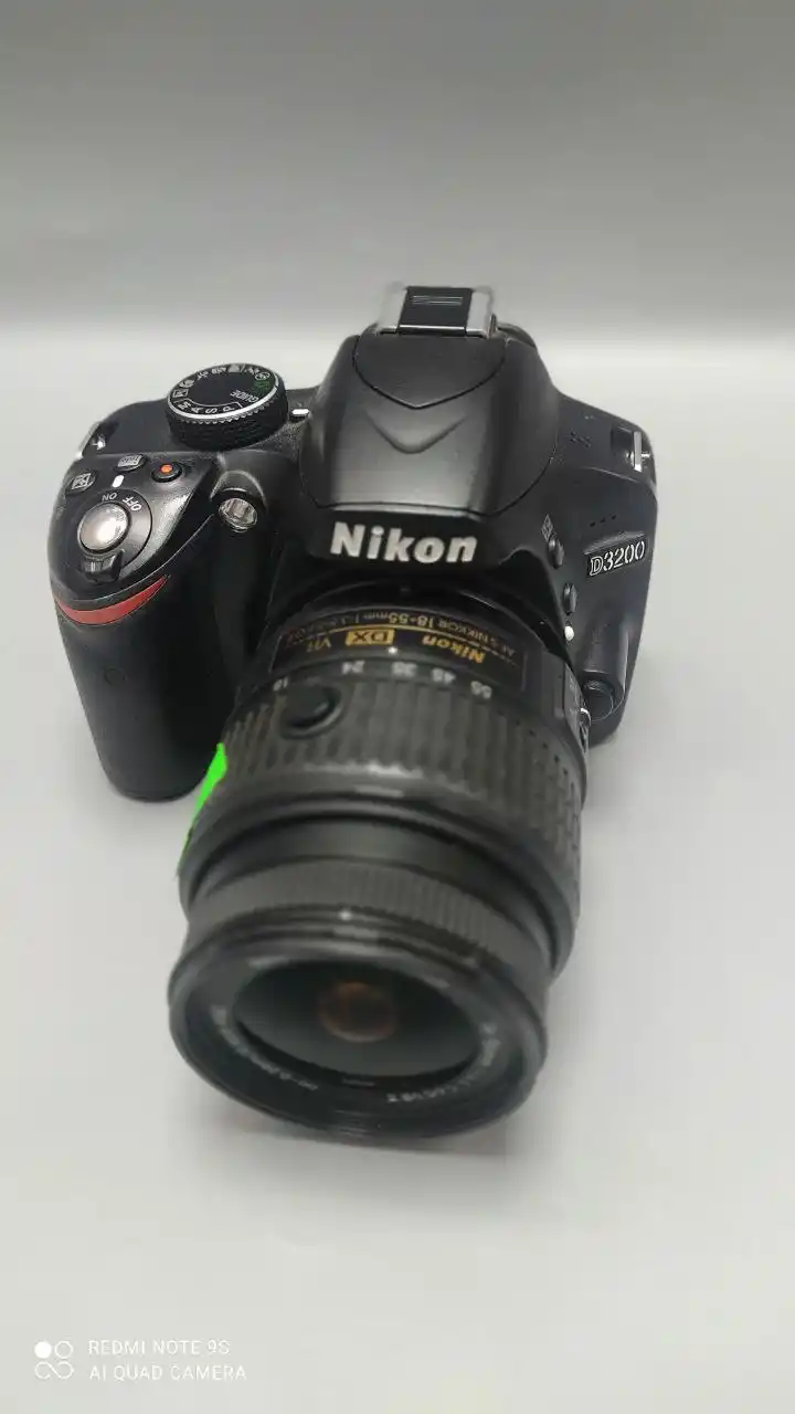 NikonD3200+18.55 دست دو
