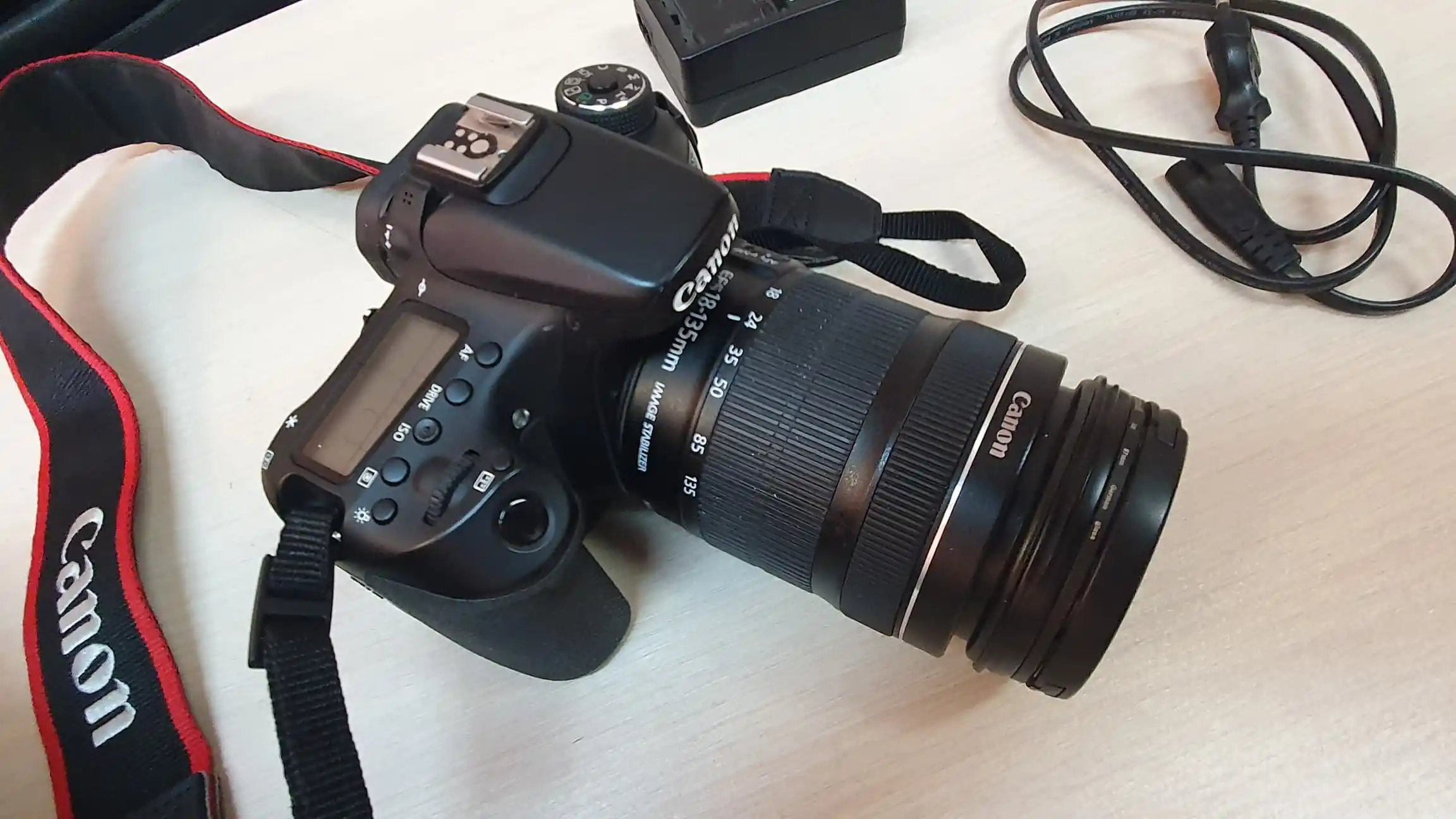 دوربین کنون 70D + لنز 18-135 تمیز دست دو