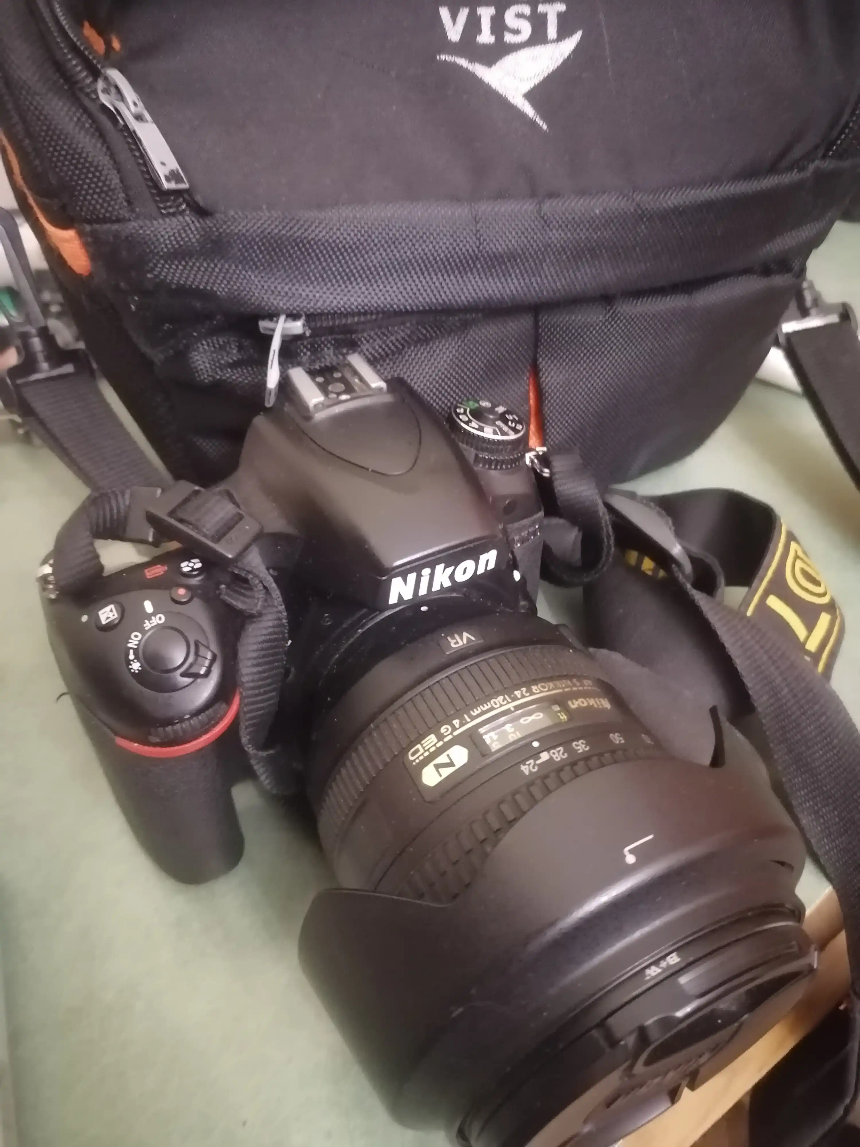 دوربین نیکون d750 همراه با لنز ۲۴-۱۲۰ دست دو