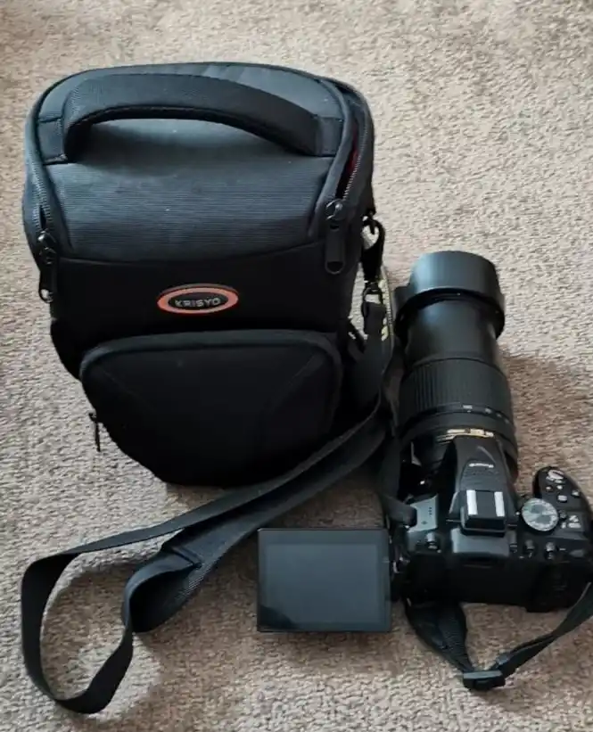 نیکون 5300d دست دو