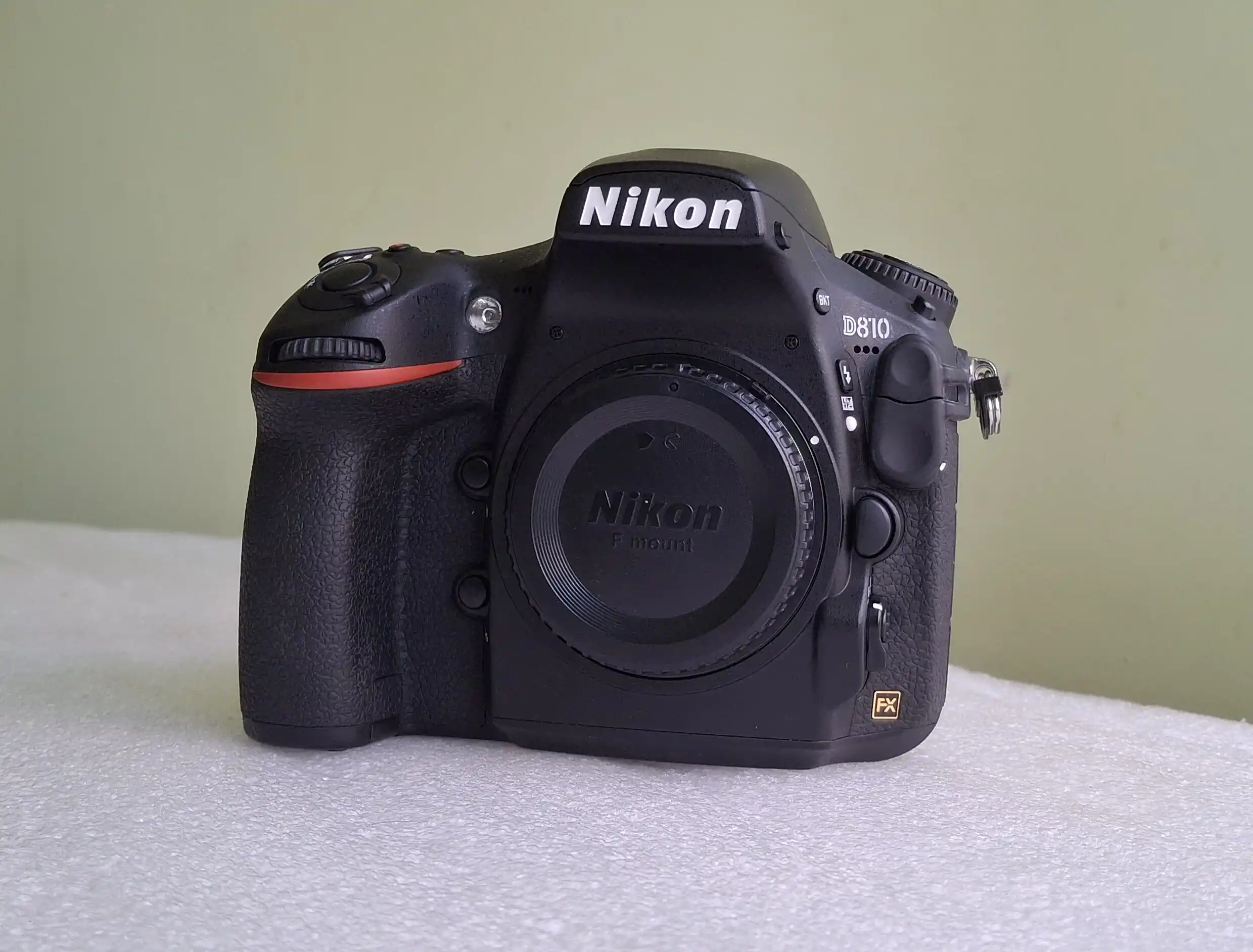 Nikon D810 دست دو