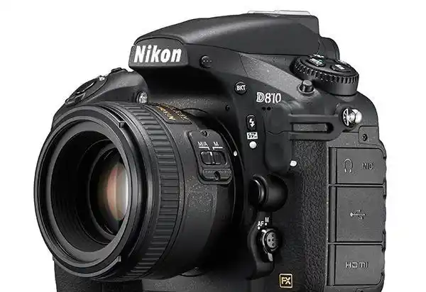 دوربین نیکون D810 با لنز دست دو