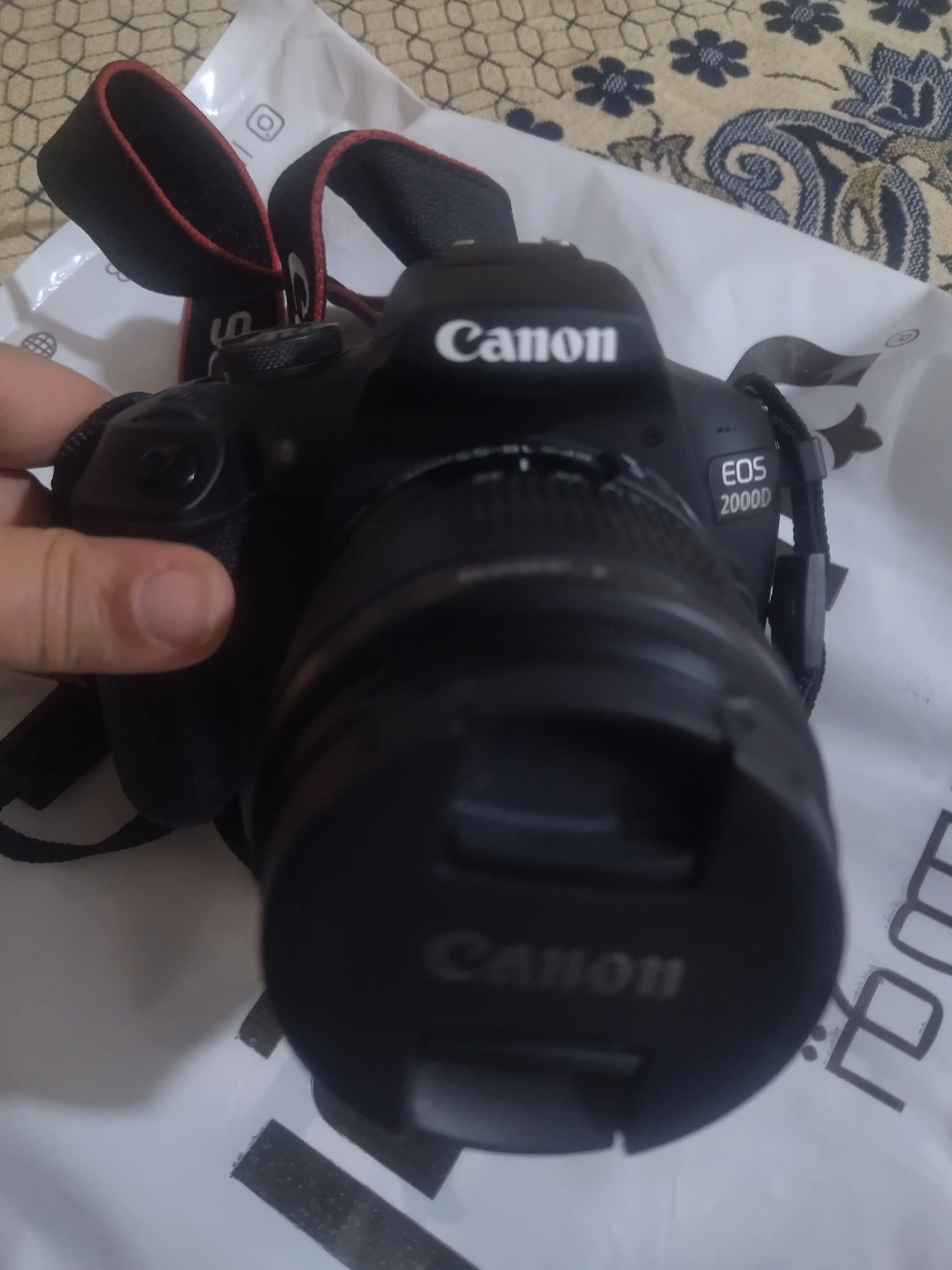 دوربین 2000d connest دست دو