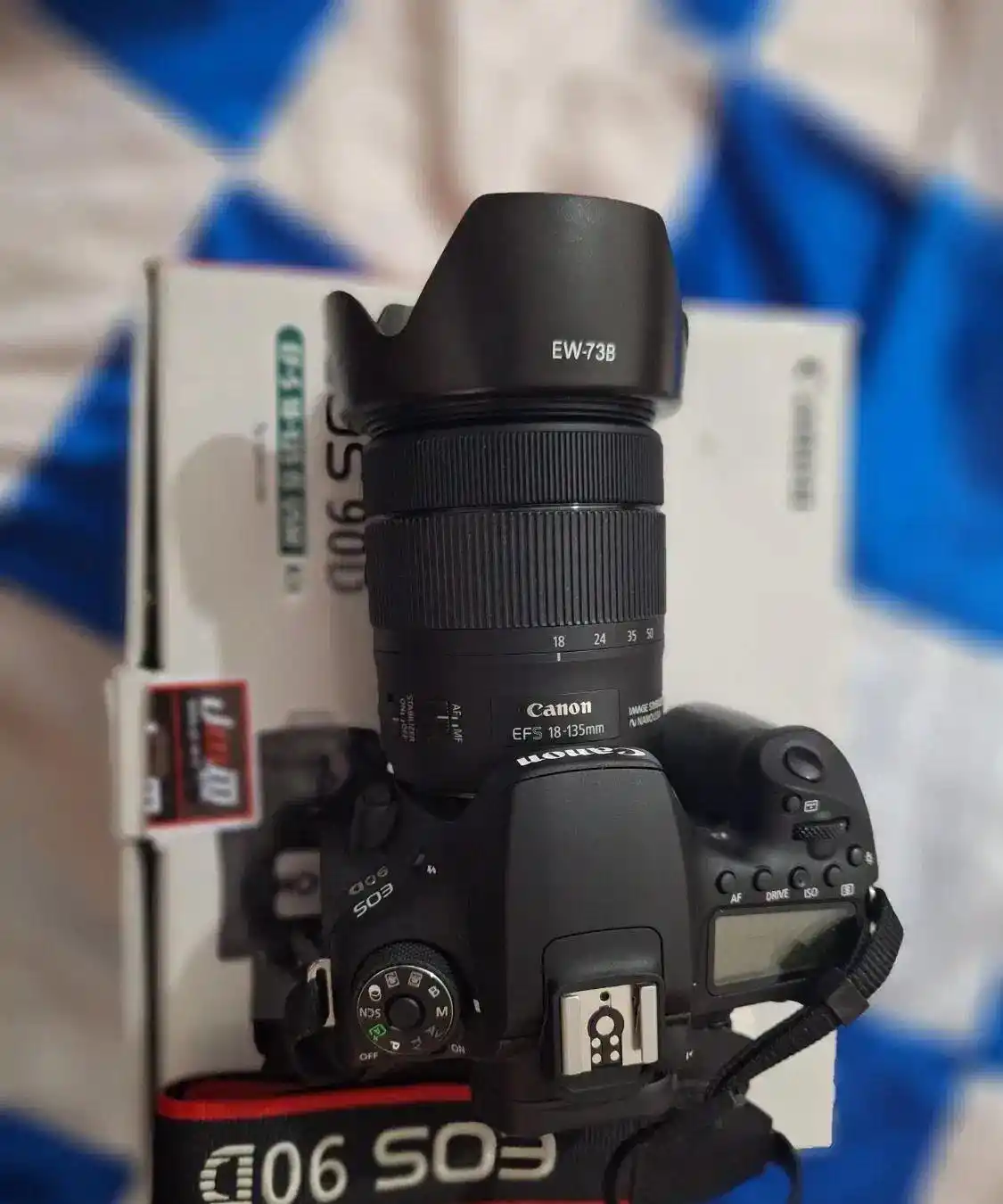 دوربین عکاسی canon 90D دست دو