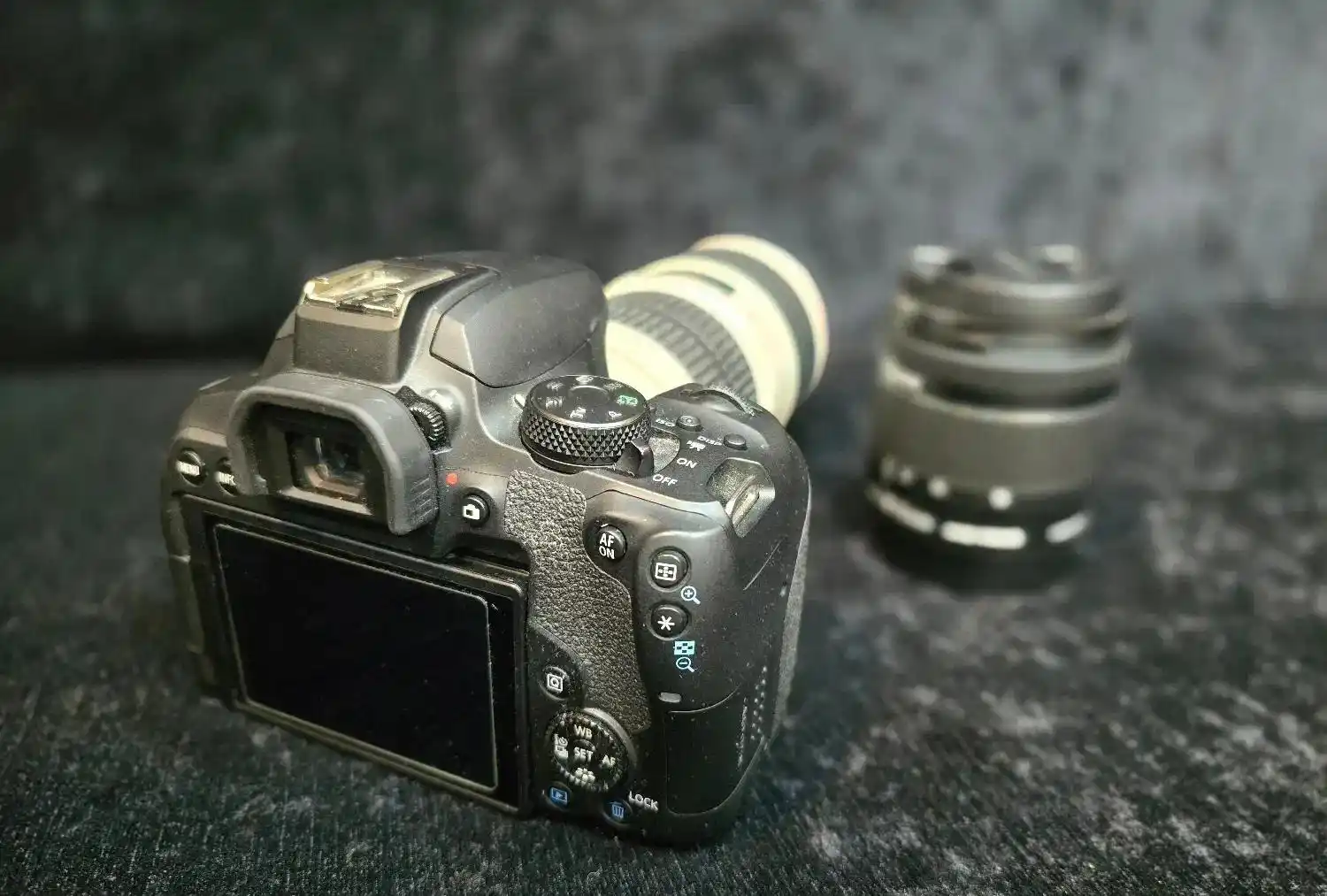 دوربین 850d لنز  55-18 + لنز 200-70 EF دست دو