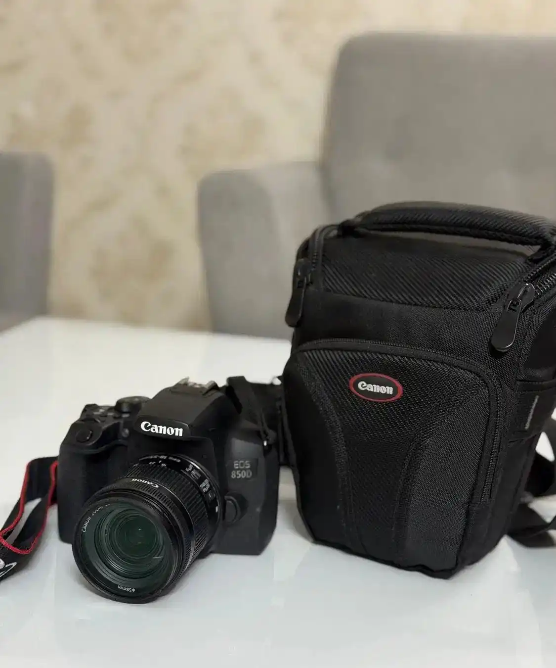 دوربین کنون850D دست دو