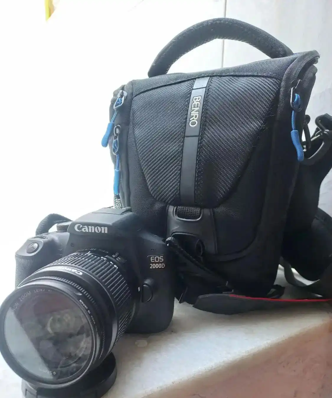 دوربین عکاسی کنون دست دو