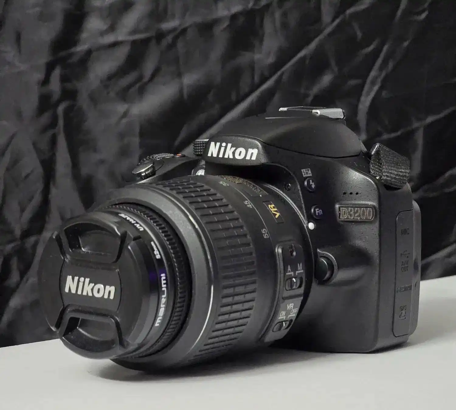 دوربین نیکون D3200 به همراه لنز 18-5 بشدت کم کارد دست دو