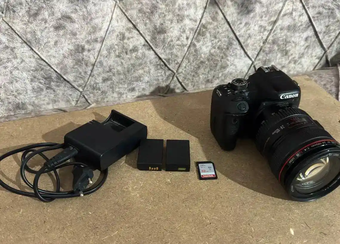 دوربین عکاسی کنون 800d با لنز 24-105 دست دو