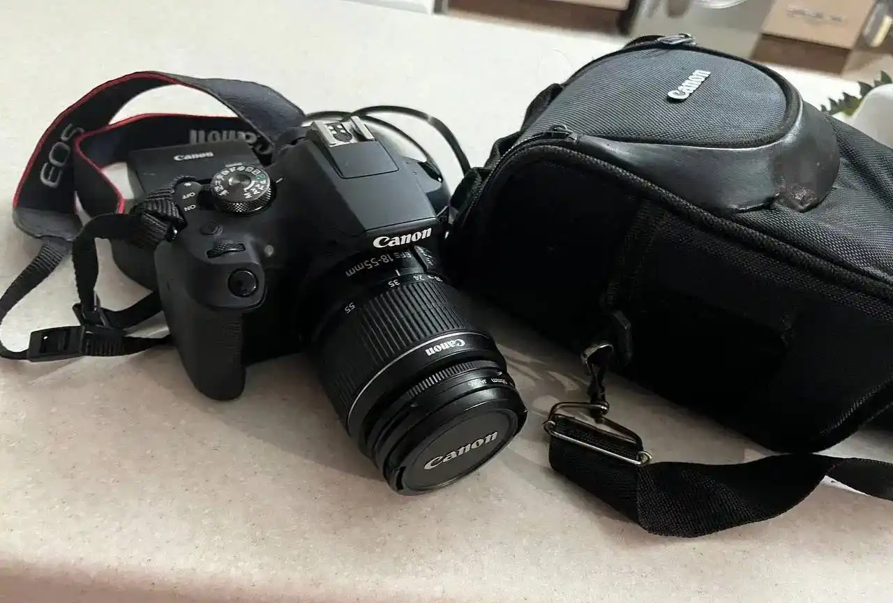 دوربین canon 2000d دست دو