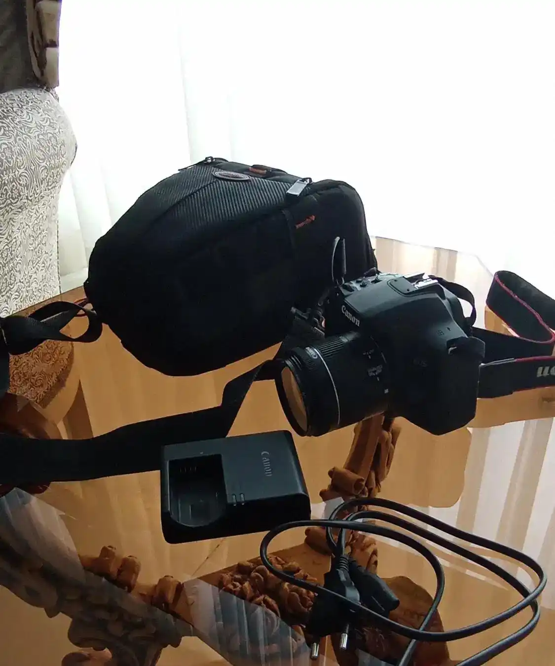 دوربین canon 850D دست دو