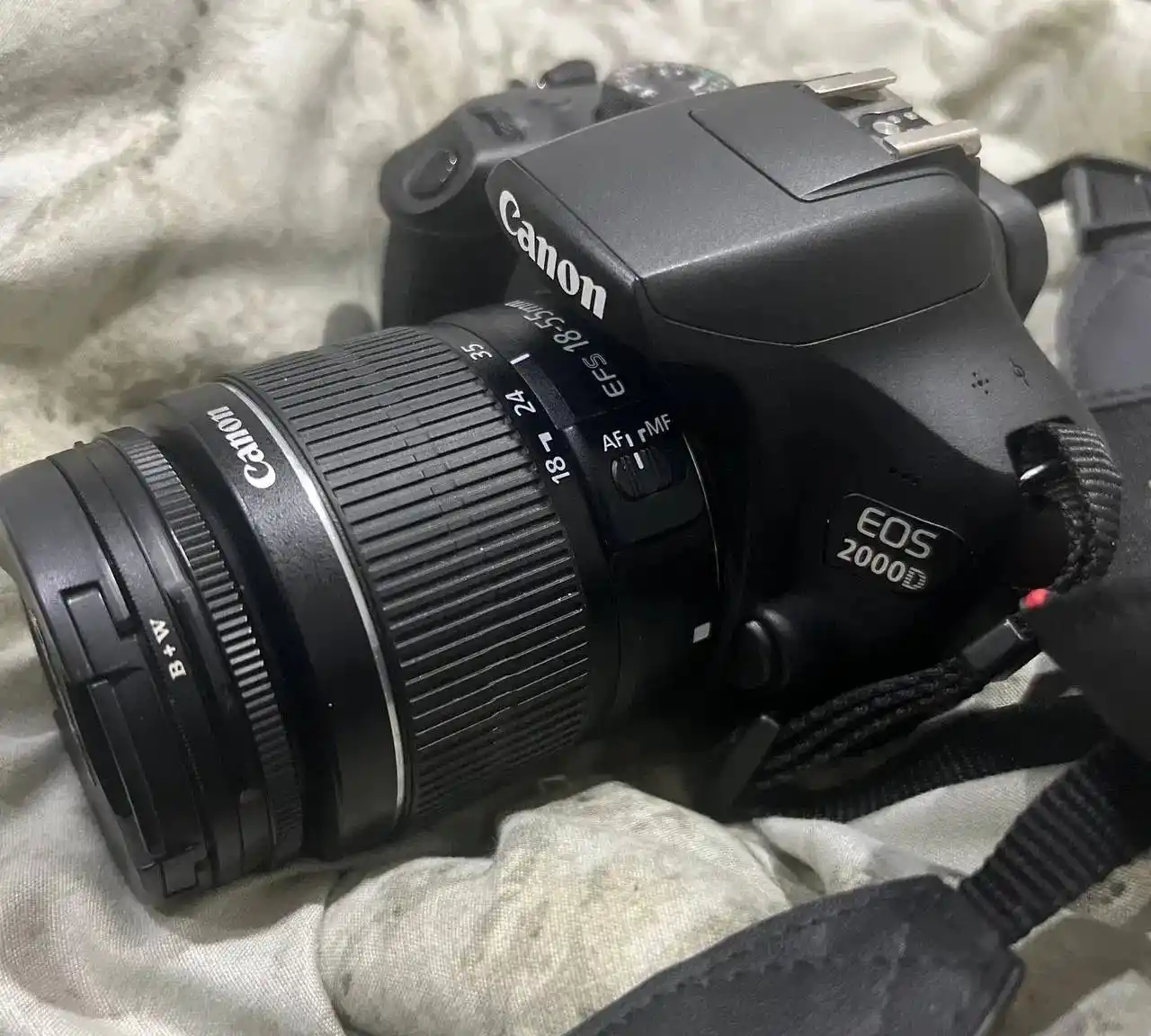 دوربین عکاسی canon 2000D دست دو