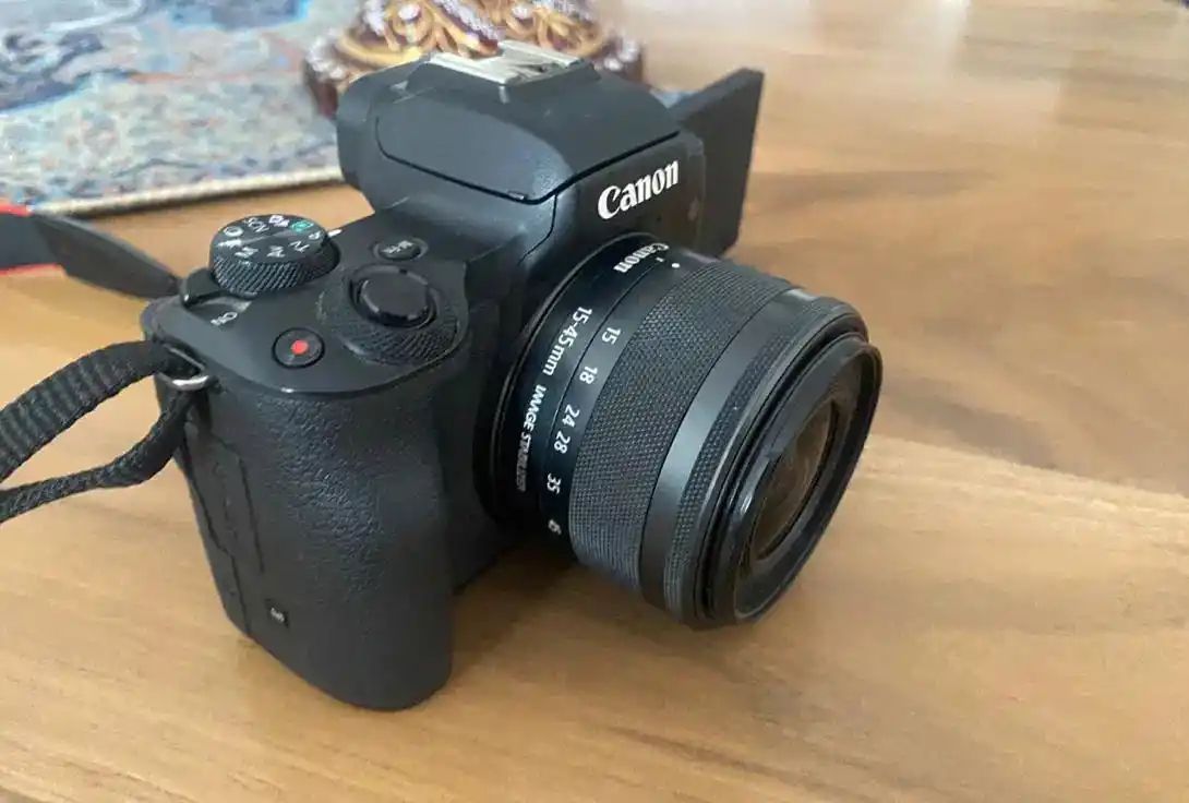 canon m 50 I دست دو