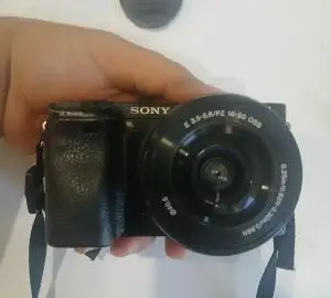 دوربین سونی a6300 خیلی پول لازمم دست دوم