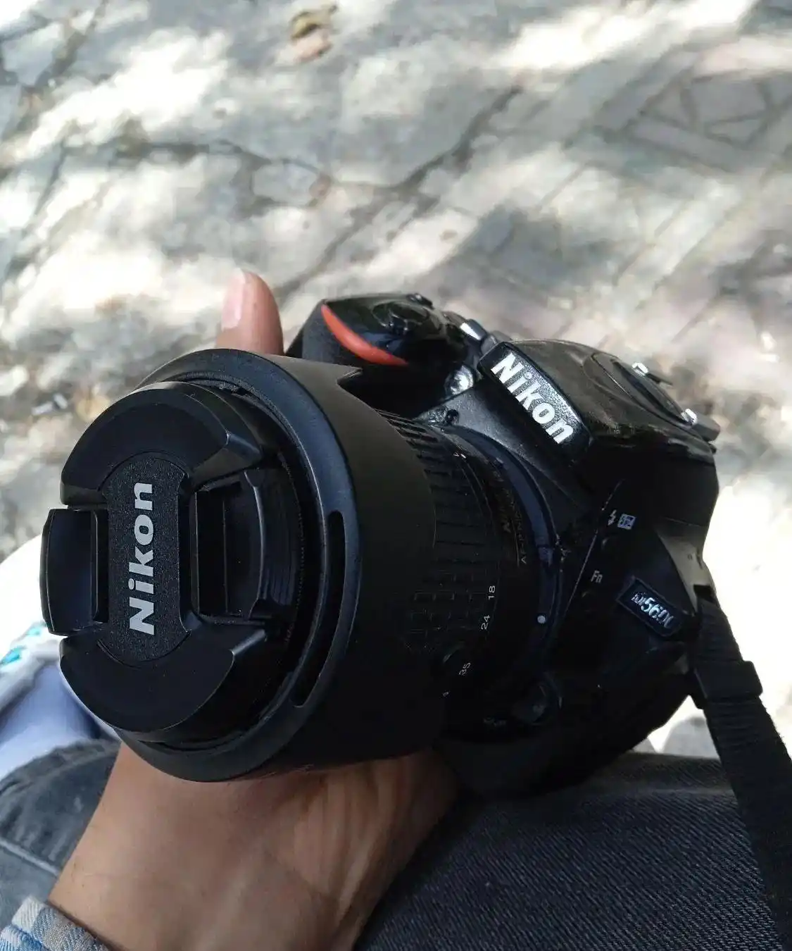 دوربین عکاسی و فیلمبرداری نیکون D5600 دست دو