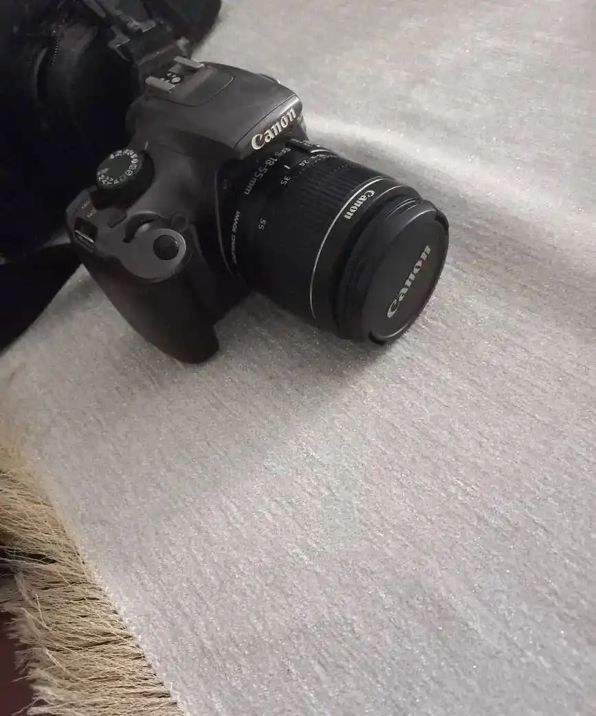 دوربین کنون d1100 دست دو