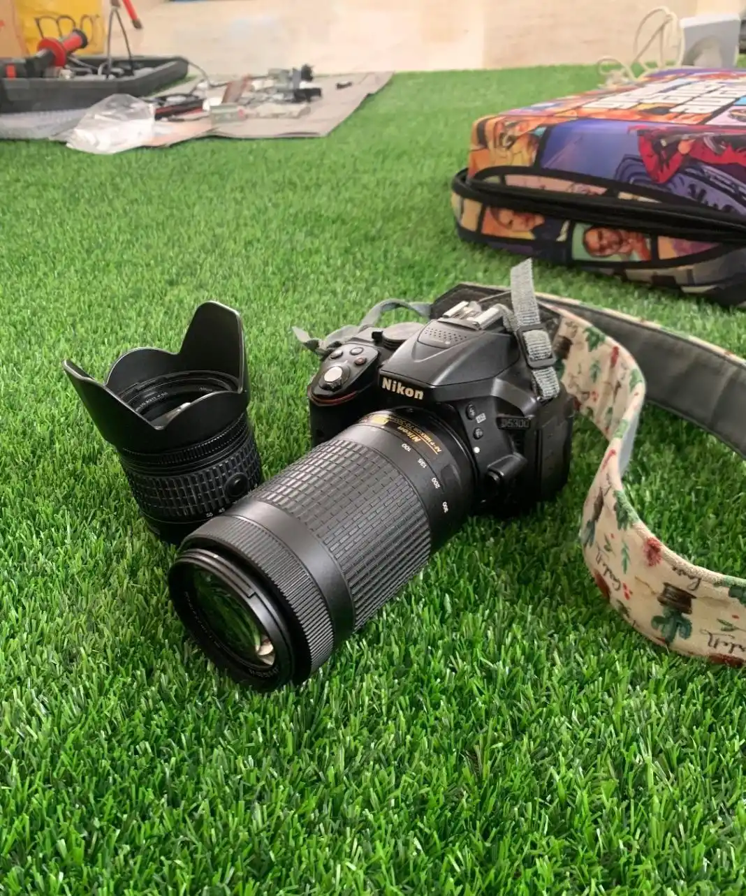 دوربین نیکون حرفه ای لنز زوم 70-300 دست دو