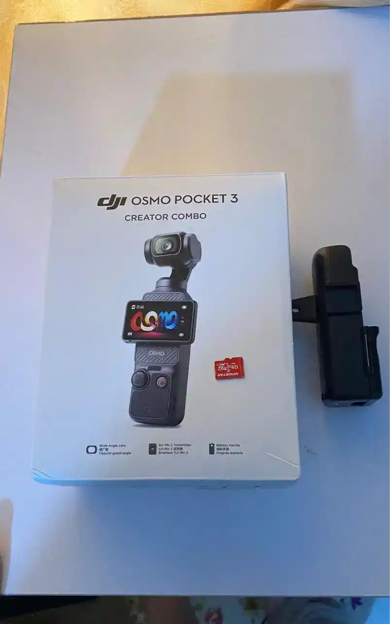 دوربین DJI Osmo Pocket 3 Combo دست دو