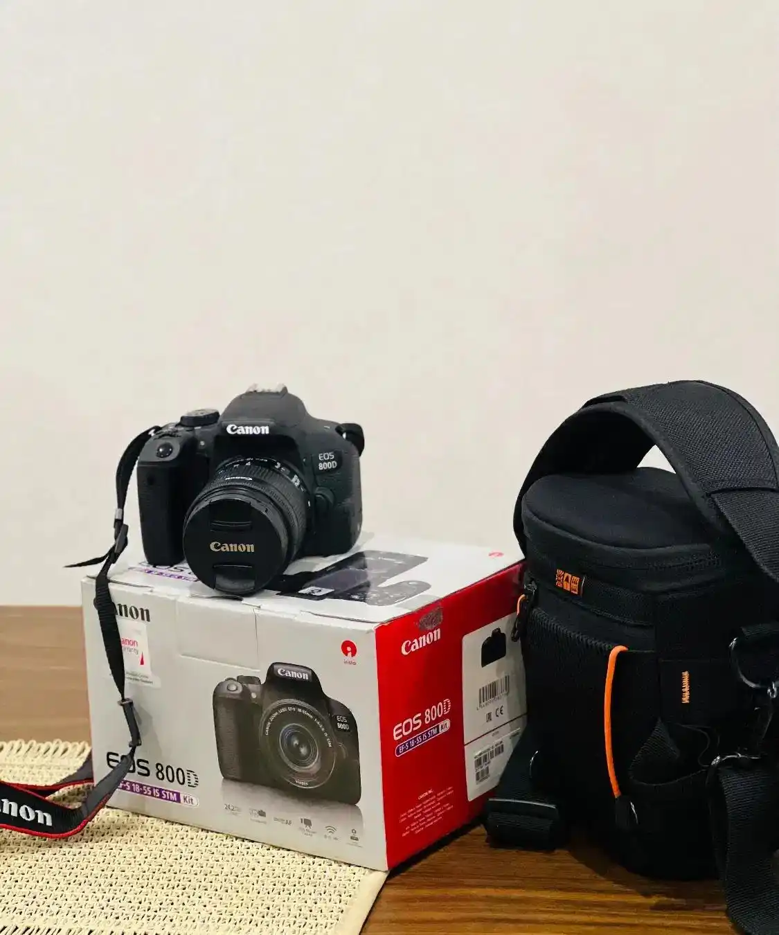 دوربین عکاسی کنون 800d دست دو