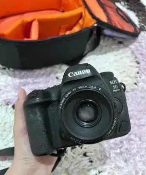 پک کامل دوربین Canon 5d مارک IV به همراه 2 عدد لنز دست دوم