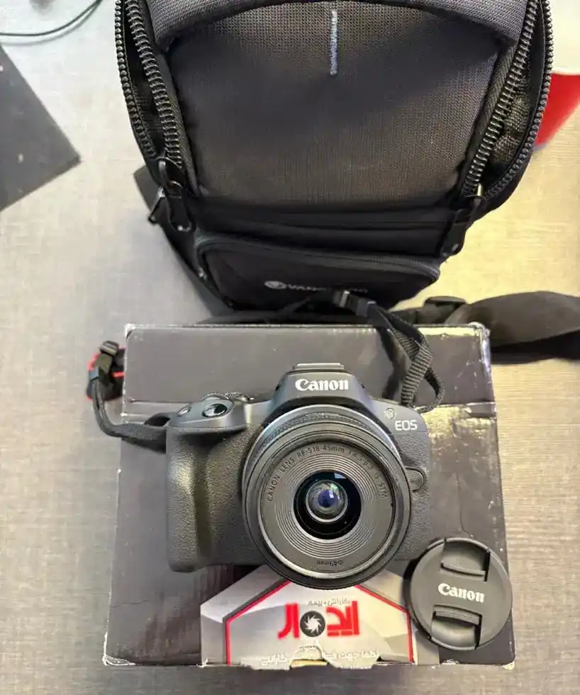 دوربین بدون آینه کانن EOS R50 با لنز 18-45 و رم۱۲۸ دست دو