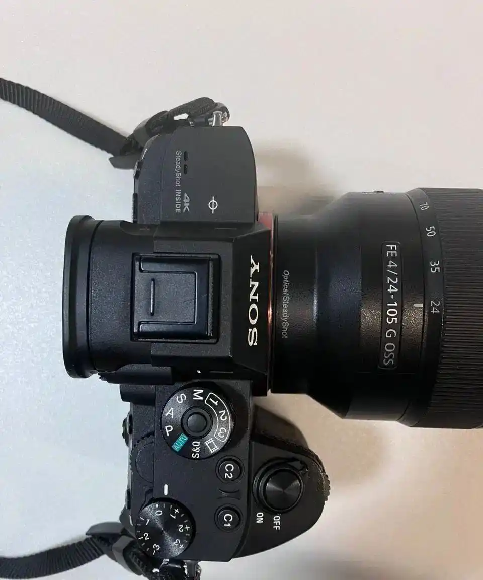 دوربین SONY a7riii و لنز SONY 24-105 دست دو