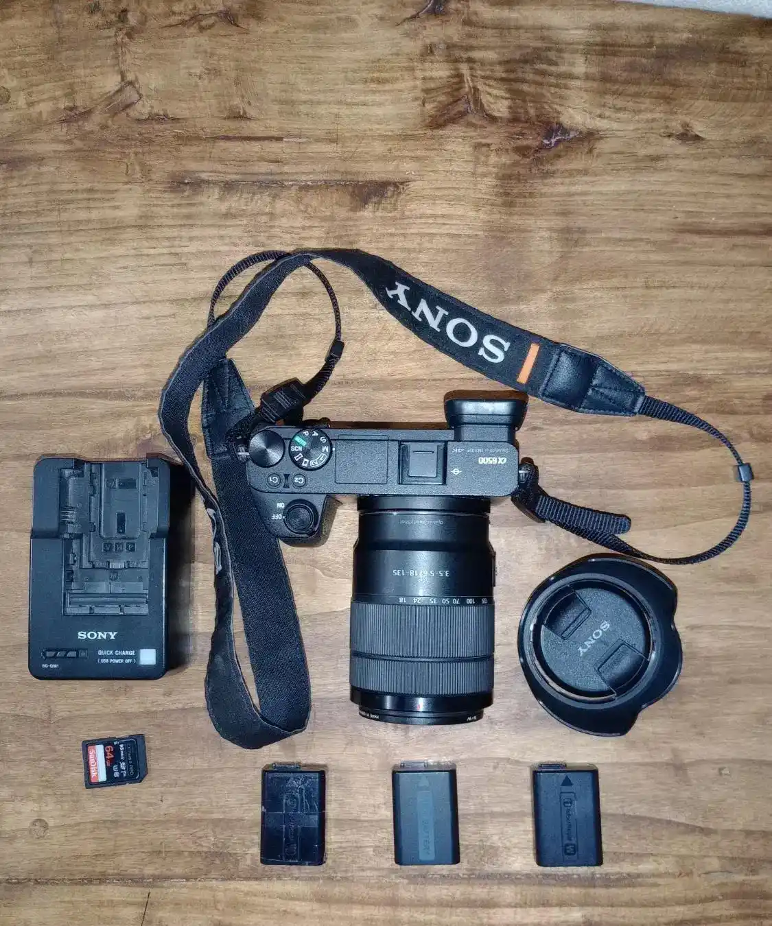 دوربین سونی a6500 Sony همراه لنز 18-135 دست دو