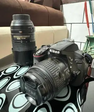 دوربین عکاسی نیکون D5300 با لنز 18-140+کیف+رم دست دوم