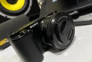 دوربین بدون آینه سونی دست دوم Sony zve10+16-50mm (100شات) دست دوم