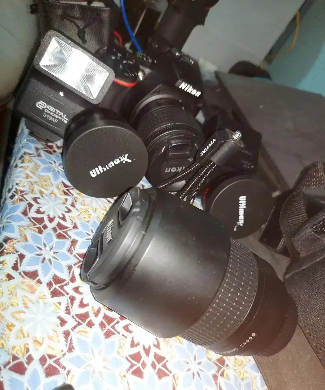 دوربین d5600 nikon دست دو