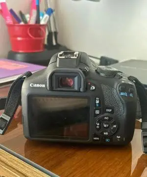 دوربین ef-s 18-55 is ii    canon eos 2000D دست دوم