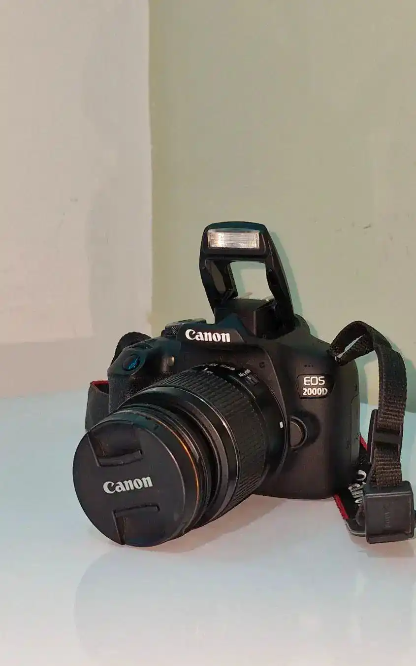دوربین کنون 2000d canon دست دو