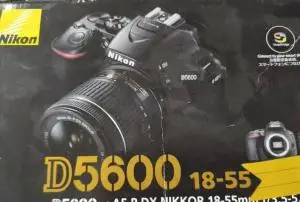 دوربین Nikon D5600 + لنز فیکس 35mm f1.8g دست دوم