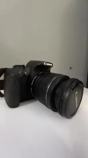 دوربین کانن بسیار تمیز 650d دست دوم