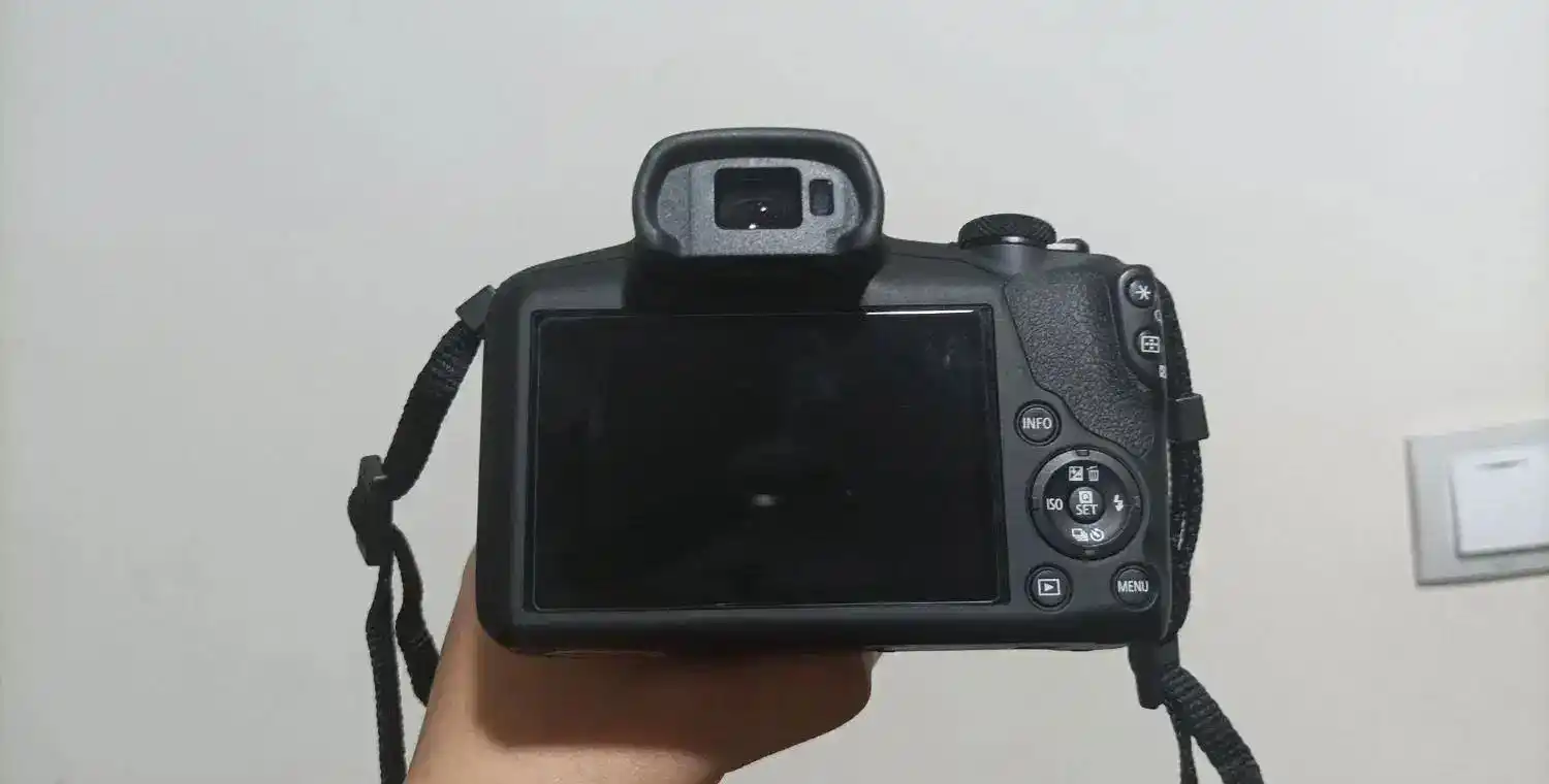 دوربین کنون r100 دست دو