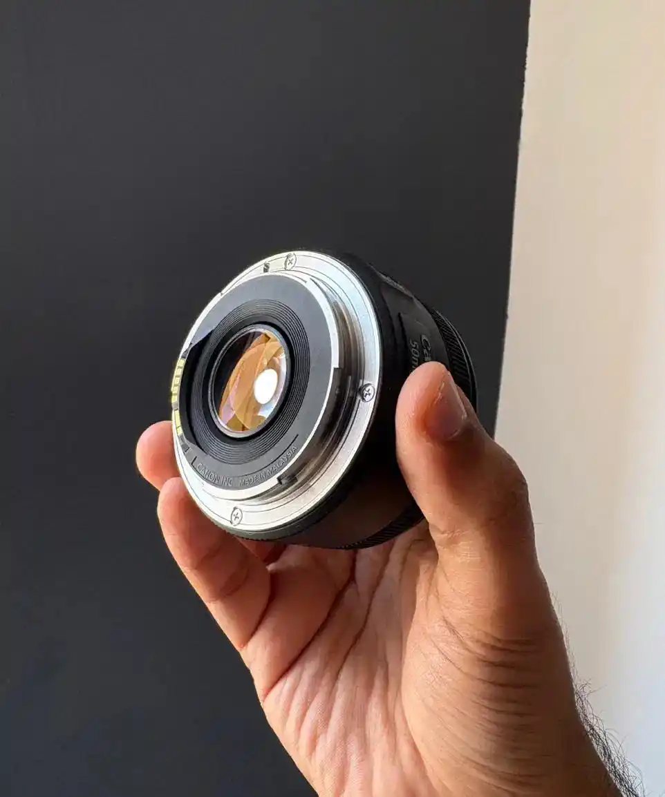 لنز 50mm کنون دست دو