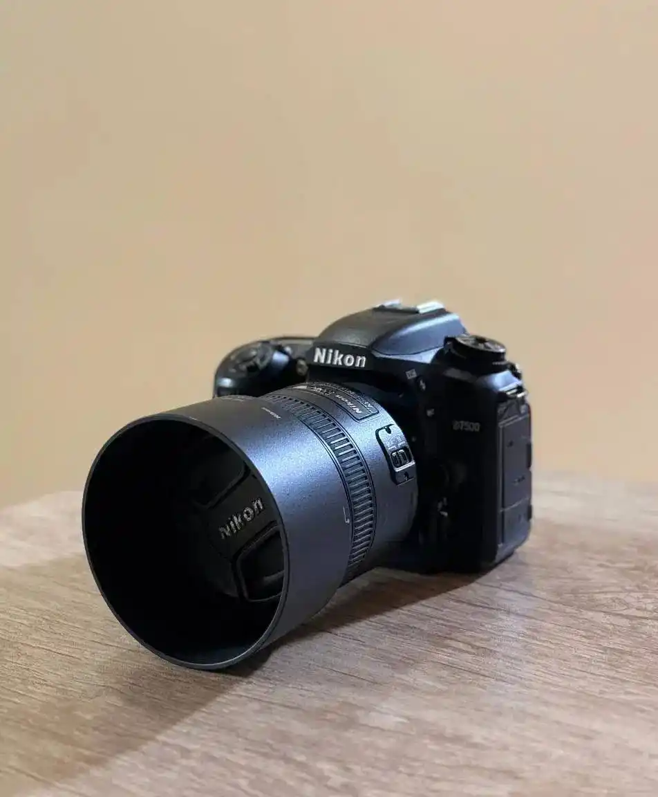 دوربین عکاسی Nikon d7500 دست دو